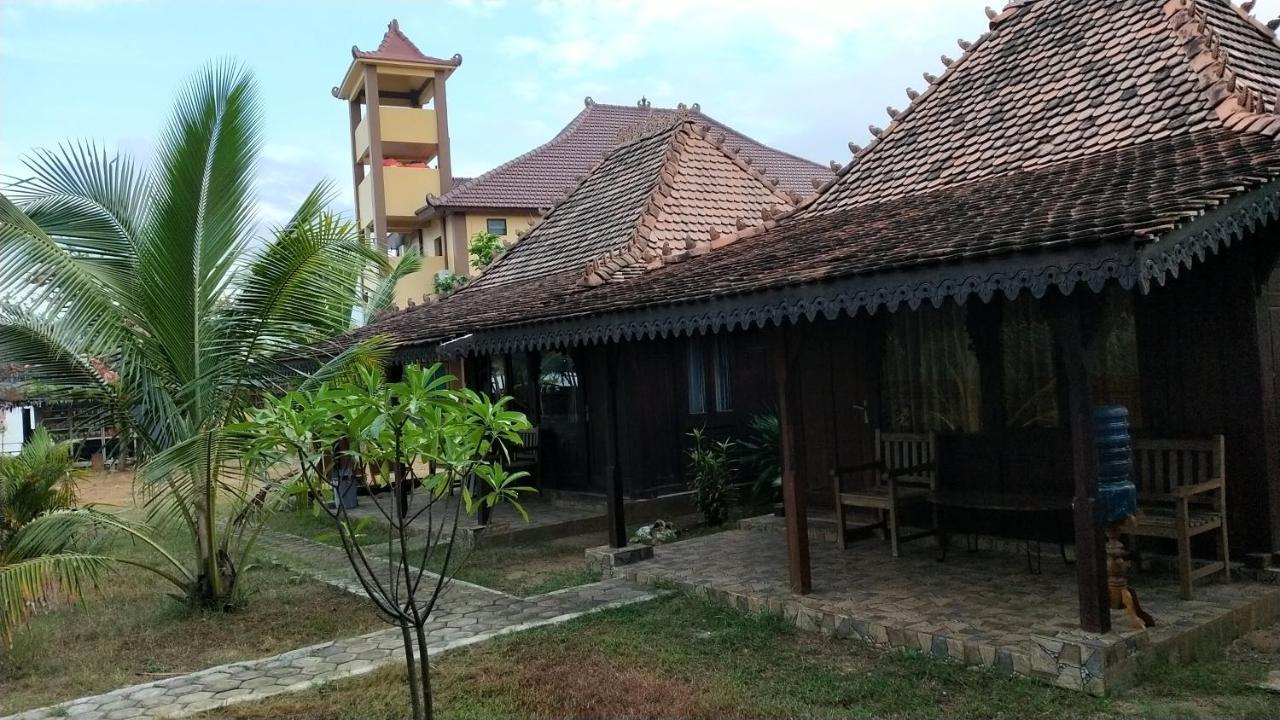 Omah Laut Bondo Jepara - By The Beach, Direct View Of The Sea, Great Base For Water Sports Margokerto Eksteriør billede