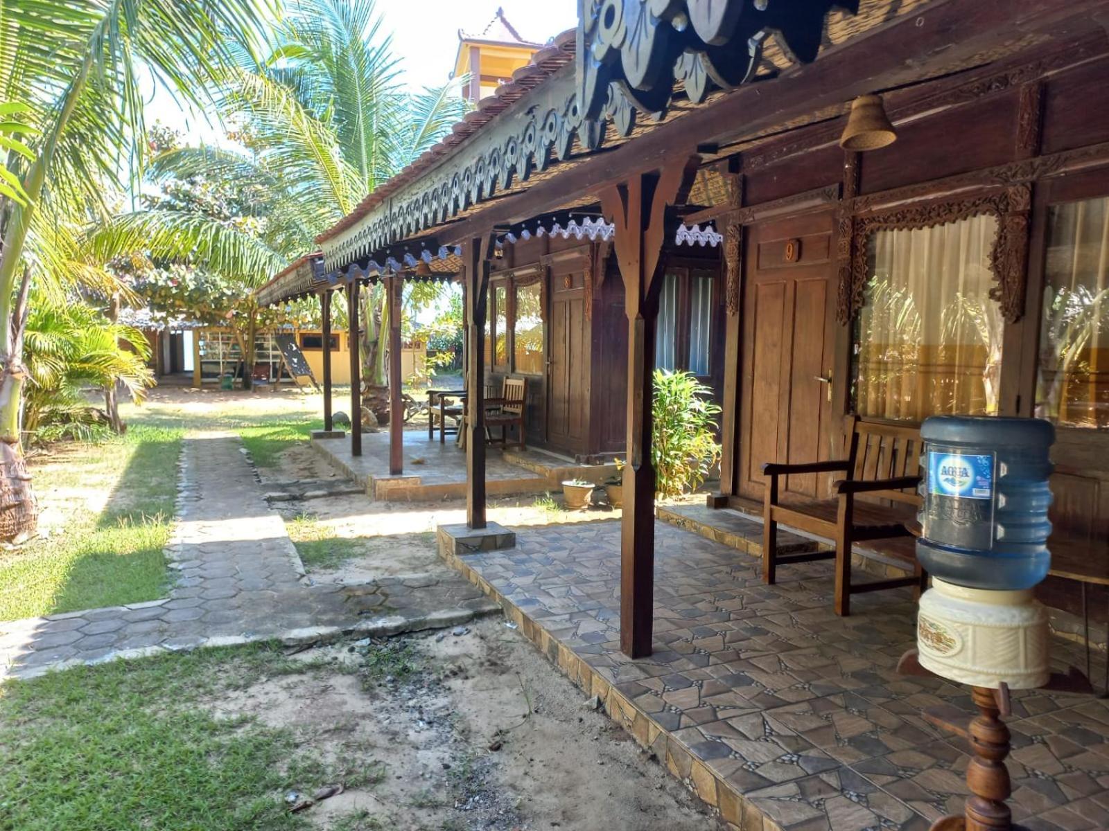 Omah Laut Bondo Jepara - By The Beach, Direct View Of The Sea, Great Base For Water Sports Margokerto Eksteriør billede