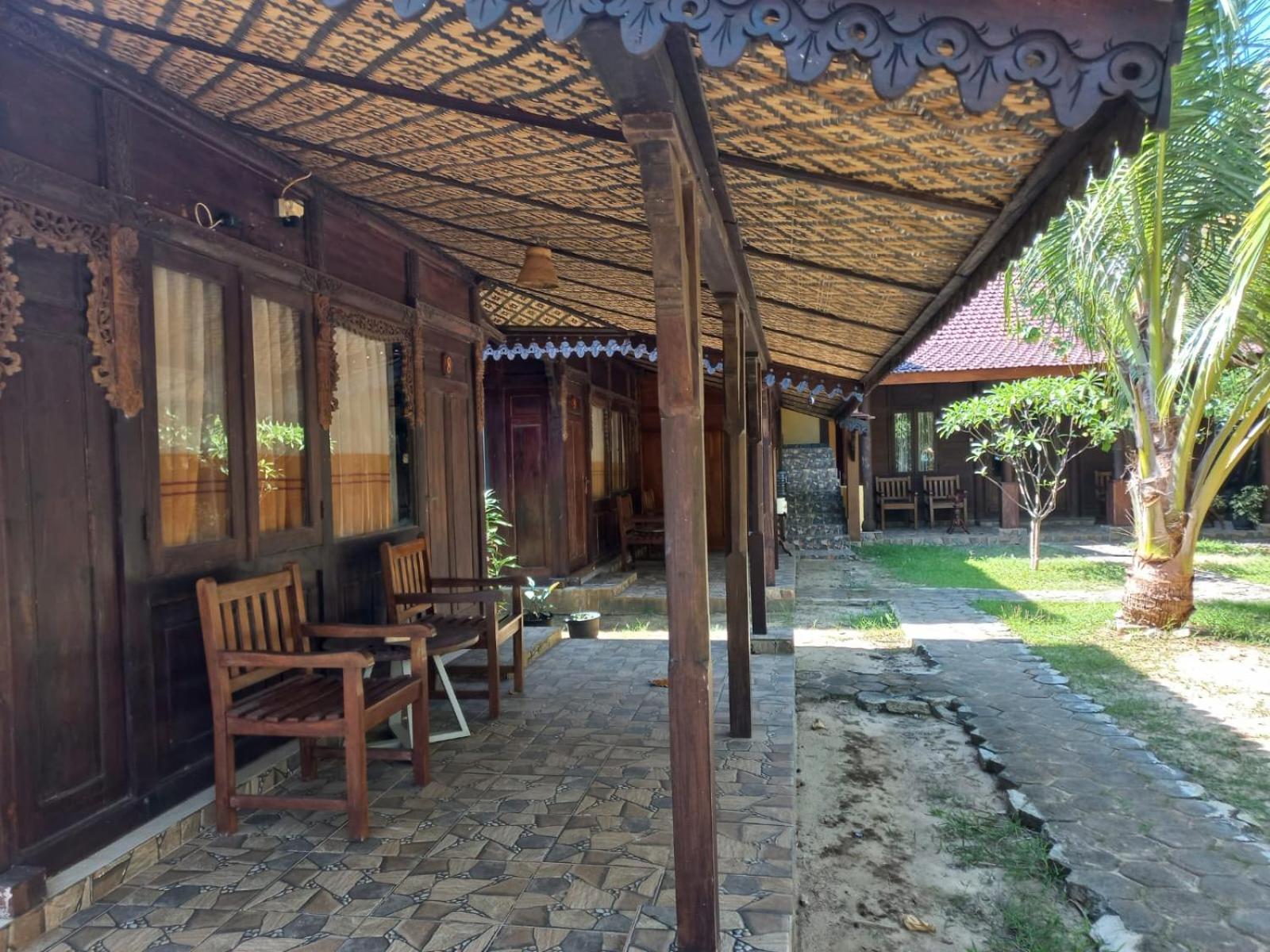 Omah Laut Bondo Jepara - By The Beach, Direct View Of The Sea, Great Base For Water Sports Margokerto Eksteriør billede
