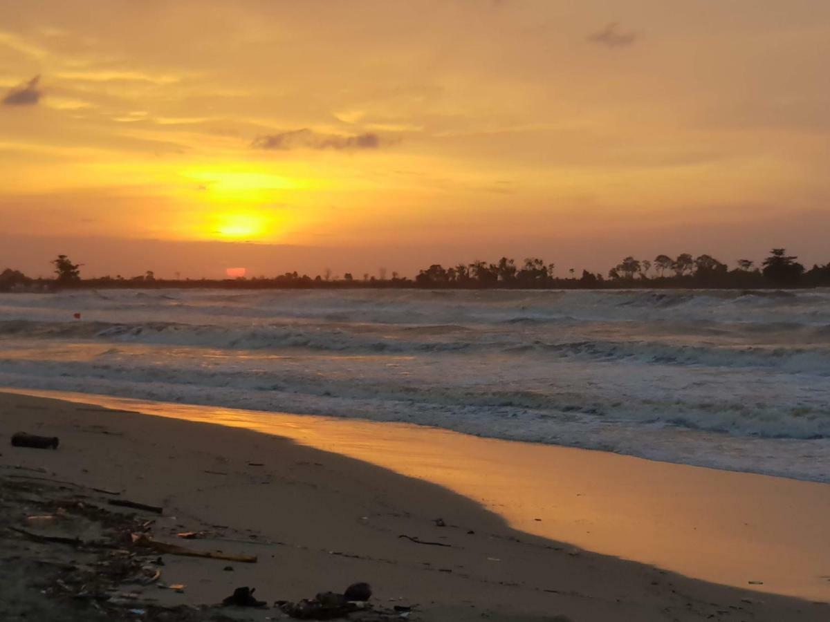 Omah Laut Bondo Jepara - By The Beach, Direct View Of The Sea, Great Base For Water Sports Margokerto Eksteriør billede